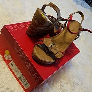 NWT Aerosoles red tan strappy wedges